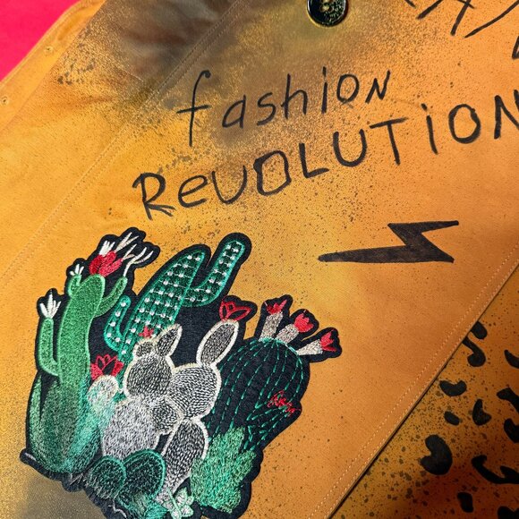 Upcycled Graffiti Tiger Coat – Hand-Painted Sustainable Art Jacket - Picture 7 of 12